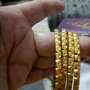 New Artificial Golden Bangles Size_2.4.