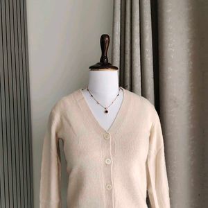 🆕 Uniqlo Cashmere Woolen Cardigan