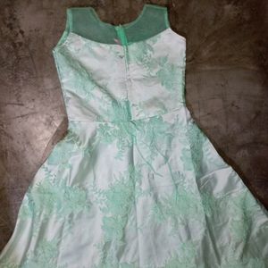 Sea Green Simple Yet Beautiful Sleevless Mid-gown