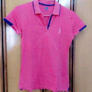 Stylish pink T-shirt, soft and comfortable