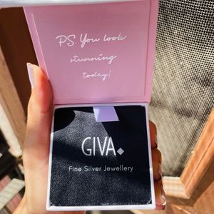 giva heart pendant