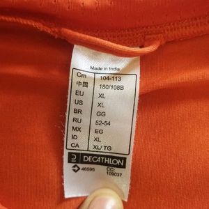 Decathlon T-shirt In Good Condition