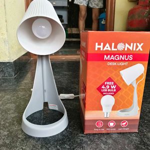 Halonix Magnus Desk Light