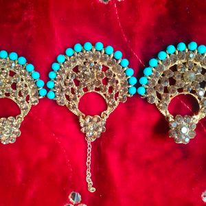 Trendy Earings And Mangtikka Jwellery Sets