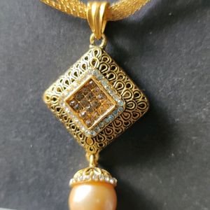 Golden Necklace Set With Earings