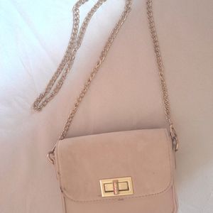 Pretty Sling Bag