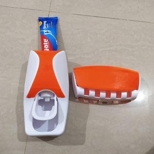 Automatic Toothpaste dispenser Squeezing Toothbrus