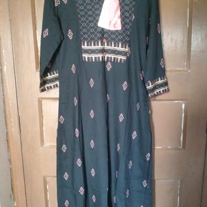 Avaasa Black Kurta For Women