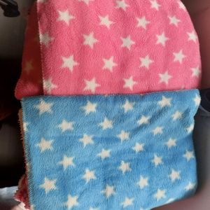 Combo Of 2 Baby Blankets,5 Napkins and Shoes