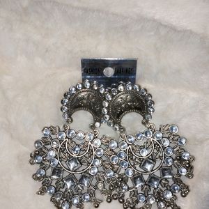 Set Of Two Earrings