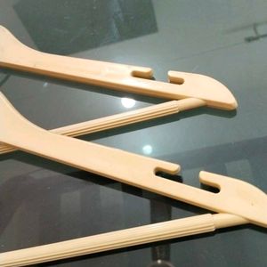 Wooden Hangers 10 Pcs Only For 200..