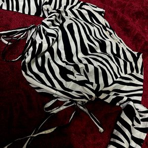 Zebra Side Knot Crop Top With Full Sleeves