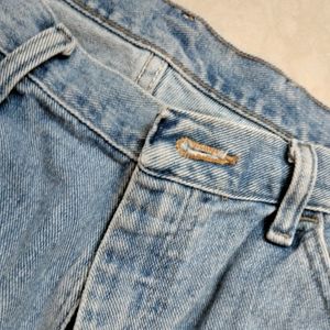 Used Shorts For Men With Obvious Flaws