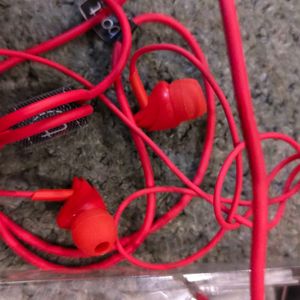 Boat - Bass heads 100 Earphones - NEW , Never Used