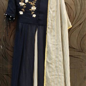 Kurti With Grey Plazo And Dupatta