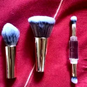 4 In 1 Makeup Brushes