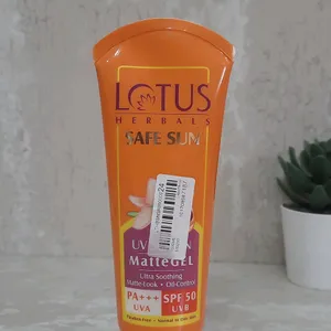 Lotus Herbal SUNSCREEN