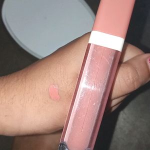 Huda Beauty Liquid Matte Nude Lipstick.