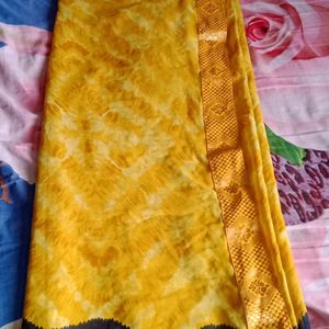 new printed saree with raining blouse piece