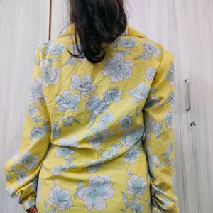 Beautiful Yellow Flowery Shirt🌷SALE🌷