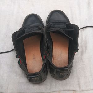 Black Shoe