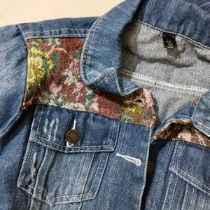 Forever 21 Dupe Printed Fitted Crop Denim Jacket🧥