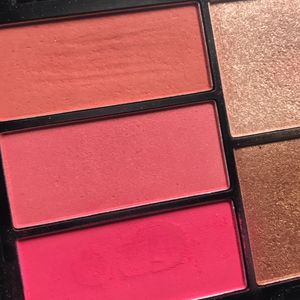 Pro Blusher And Highlighter Palette