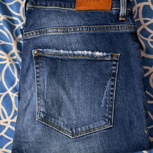 internation brand unisex strechable jeans.