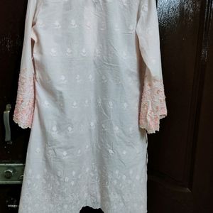 Ari work Chikankari Kurta