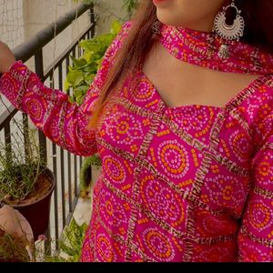 Beautiful Badhani Kurti With Dupatta