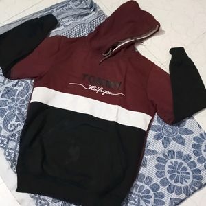 Hoodies Good Condition Last Praise 250 Rs