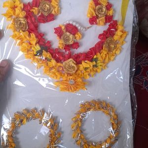 Yellow Colour Flower Set