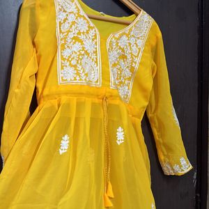 I Am Selling Yellow Short  Chikankari Kurta