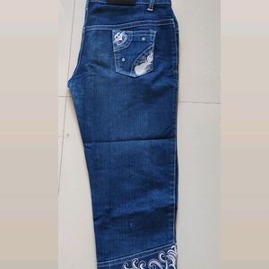 Women's Jeans Capri With Pattern At Front And Back