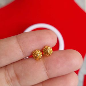 Beautiful  New Flower Desine Studs