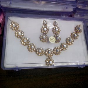 Lowest Price-New Necklace Set