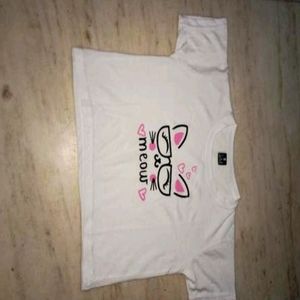 beautiful white crop t shirt for girls