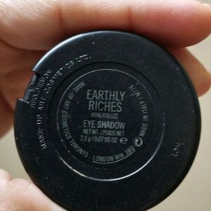 MAC Earthly Riches Mineralised Eyeshadow