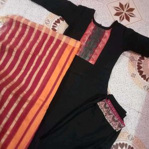 Black Banarasi Stunning Set