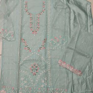 Pakistani suit