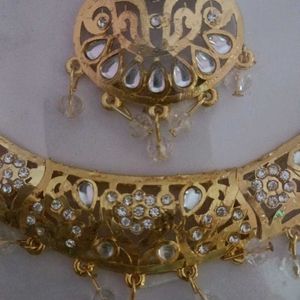 Jewellery Necklace With Earrings And Mang Tika