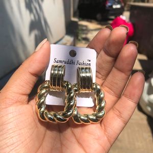 Gold Unique Design Earring