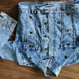 womens denim jacket new in condition