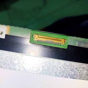 SAMSUNG LAPTOP Screen Used Condition
