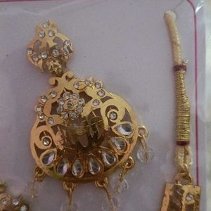 Jewellery Necklace With Earrings And Mang Tika