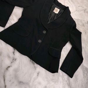 black formal blazer,