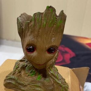 Groot Showpeice Pencil Stand