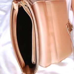 Pretty Nude Slingbag.Pics May Differ In Real.