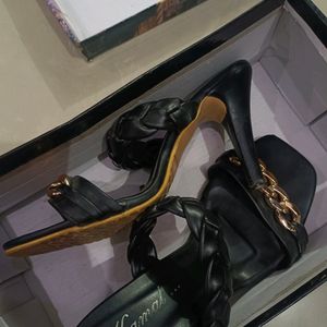 Women Black Textured Stiletto Heels with Fittings