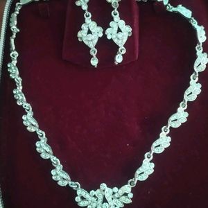 Sliver Stone White Necklace Set